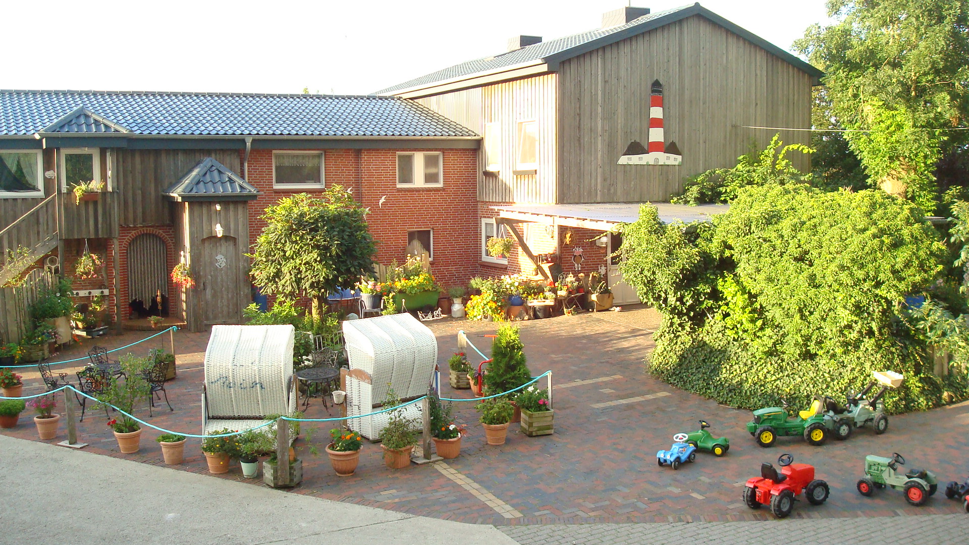 Bauernhofurlaub an der Nordsee - Ferienhof Landfrieden - Hofansicht